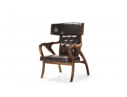Кресло из натуральной древесины. 