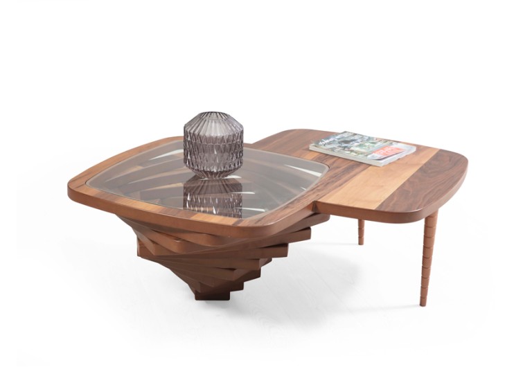 Журнальный столик Loft из древесины грецкого ореха.